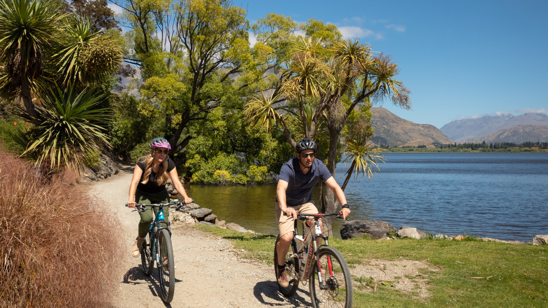 Biking around Lake Hayes near Arrowtown