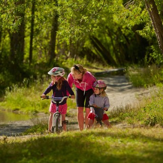 Family on Arrowtown River Trail